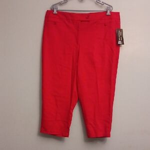 Briggs New York size 20W women's stretch tummy control  red capris pants.